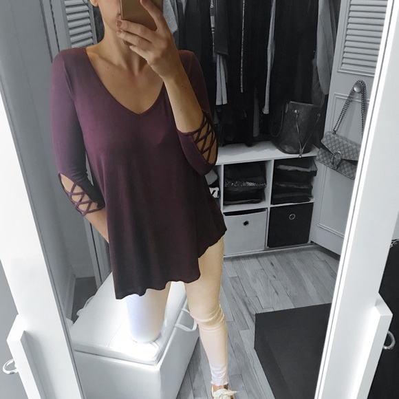 SALE⬇️ LAST 1▪️Plum 3/4 sleeve with strap top - Picture 3 of 3